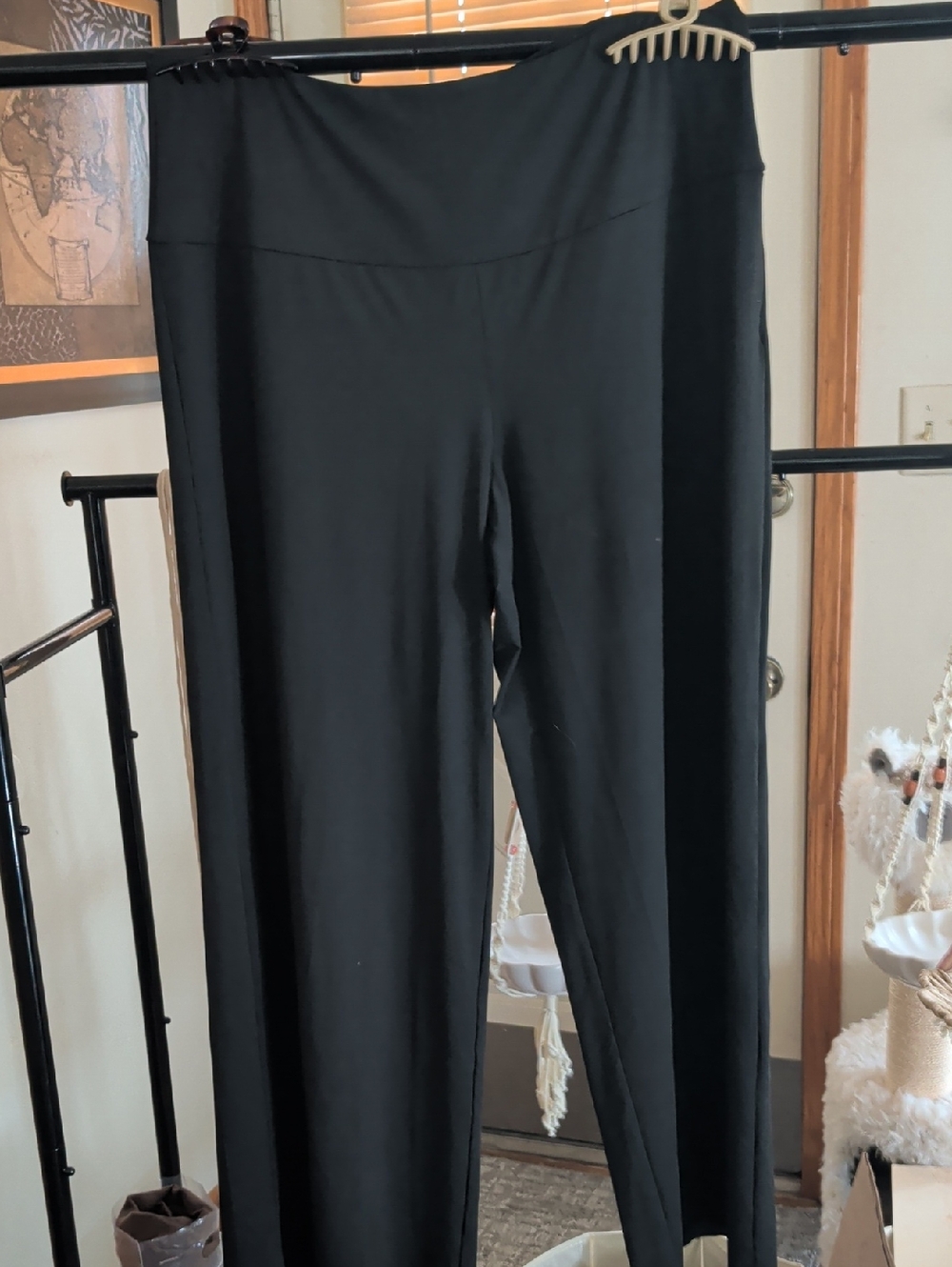 Black Women's Pull-On Stretch Pants